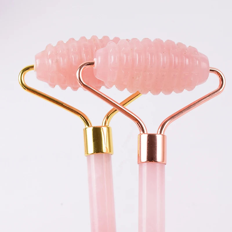 Détail de la tête texturée du rouleau en quartz rose